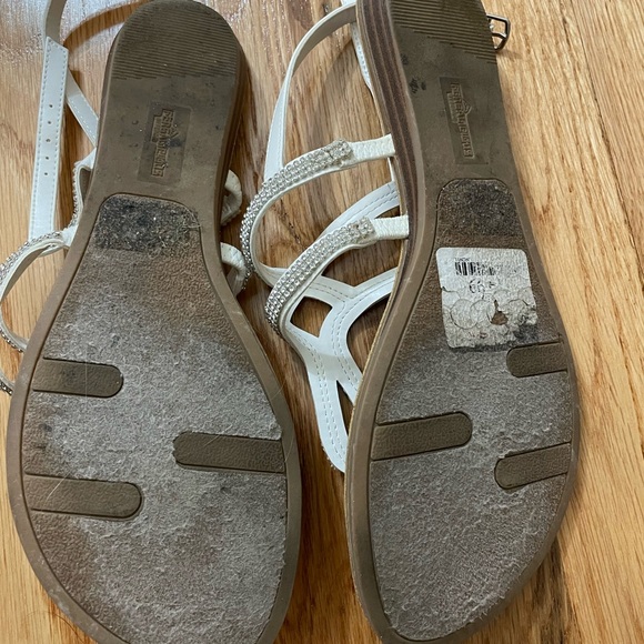 Fergie Scuff White Sandals - Picture 4 of 4